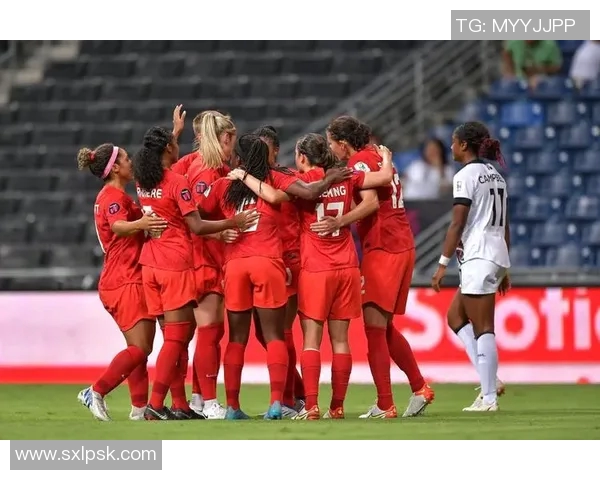 加拿大女足与新西兰女足激战正酣谁能在国际赛场上笑到最后