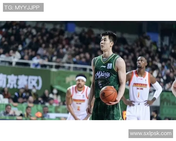 郭昊文：从青年才俊到篮球场上的闪耀明星之路